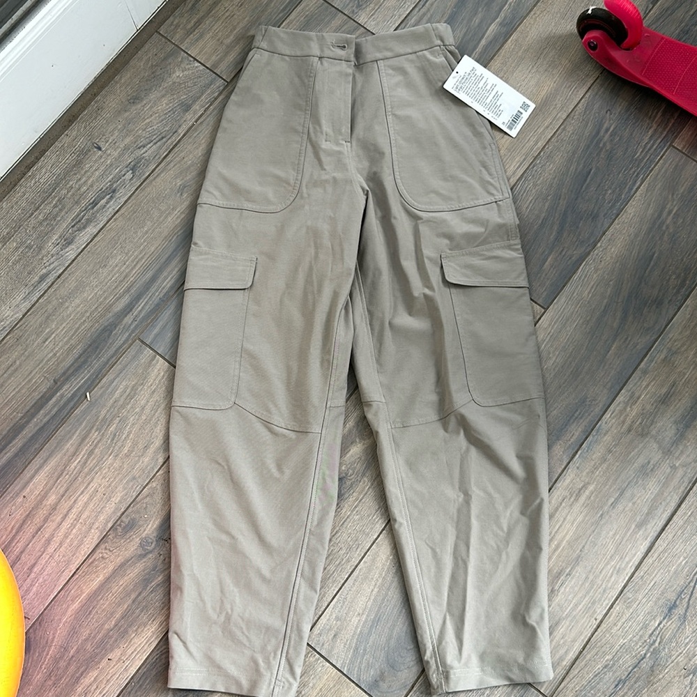 Lululemon size 25, cargo pant, high rise.